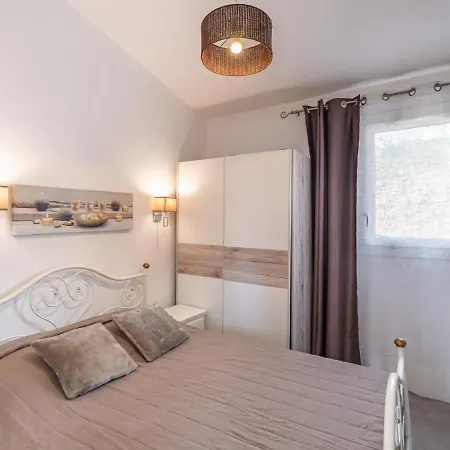 Mustella By Interhome Sari-Solenzara